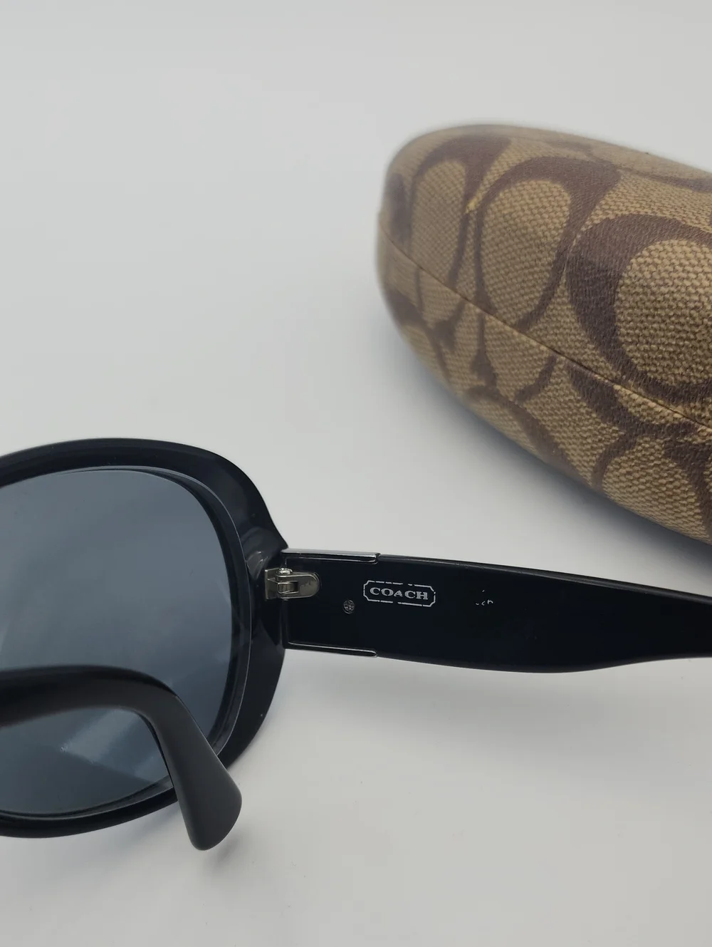 COACH S2026 Black Oval Sunglasses Women With Monogram Hard sunglasses Case